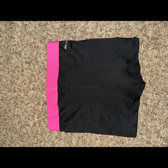 Nike Women's Dri-Fit Pro 3 Big Dot Training Shorts - Picture 6 of 7